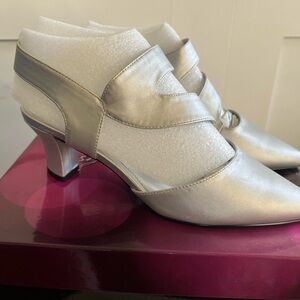 Easy Street Silver Heels with Metallic Finish